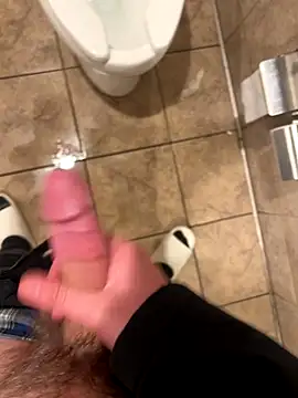 Snapshot of slimshadypt2 chatting on 11.18.25 slimshadypt2 online show from 11.18.25