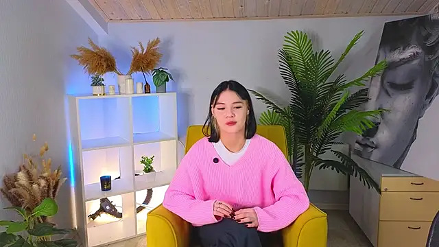 Snapshot of AdriaMaille chatting on 10.28.25 AdriaMaille online show from 10.28.25