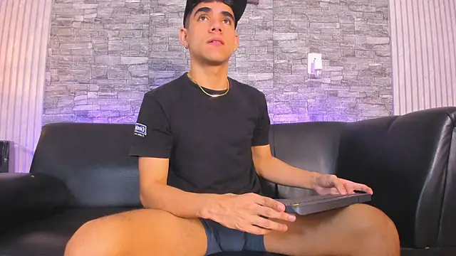 zack joness18 online show from 11.11.25