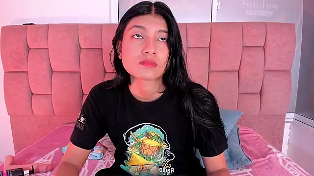YeseniaRodriguez3 online show from 07.12.26