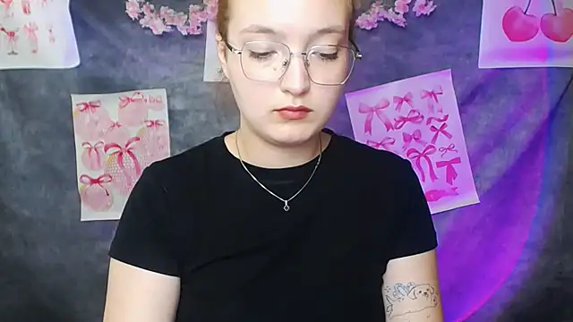 Snapshot of MissAriaa chatting on 06.18.26 MissAriaa online show from 06.18.26