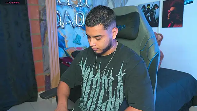 Tiler wolker online show from 03.05.26