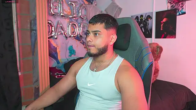 Tiler wolker online show from 03.19.26