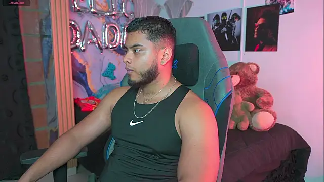 Tiler wolker online show from 03.20.26