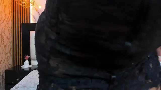 Kelly Swift online show from 11.08.25