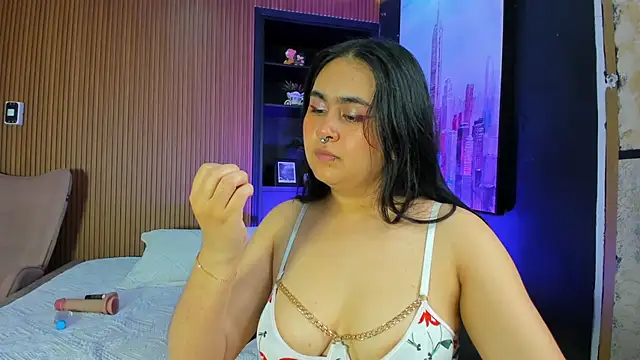 AmaraWolf online show from 12.20.25