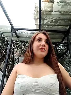 Snapshot of Alyah_1-2 chatting on 10.29.25 Alyah 1-2 online show from 10.29.25