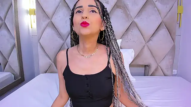 violett rabbit  online show from 01.16.26