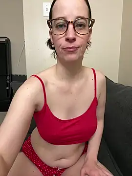 CreamedKitten online show from 12.15.25