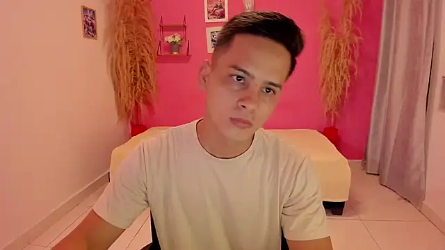 Snapshot of elmasmas01 chatting on 11.07.25 elmasmas01 online show from 11.07.25