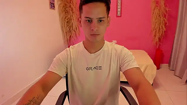 Snapshot of elmasmas01 chatting on 11.15.25 elmasmas01 online show from 11.15.25