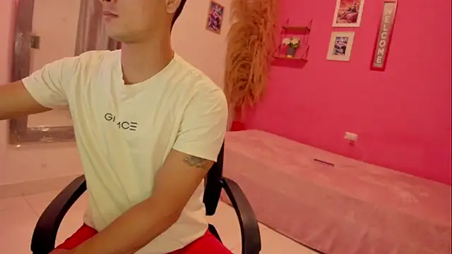 Snapshot of elmasmas01 chatting on 11.19.25 elmasmas01 online show from 11.19.25