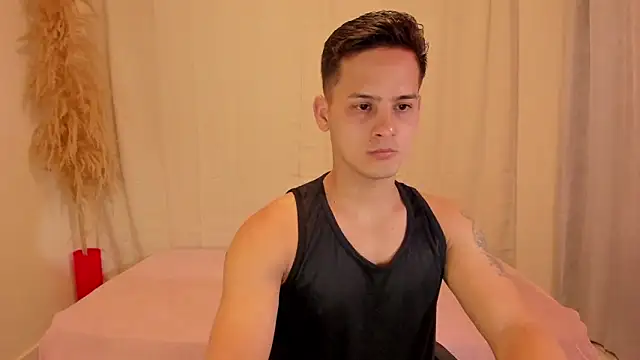 Snapshot of elmasmas01 chatting on 12.19.25 elmasmas01 online show from 12.19.25