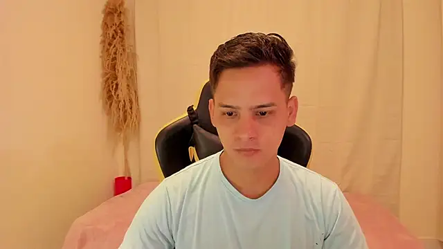 Snapshot of elmasmas01 chatting on 01.12.26 elmasmas01 online show from 01.12.26