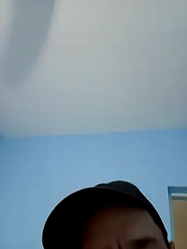 Snapshot of Kruguerdevil chatting on 10.28.25 Kruguerdevil online show from 10.28.25