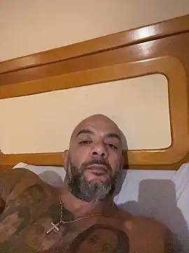 latino2211 online show from 10.26.25