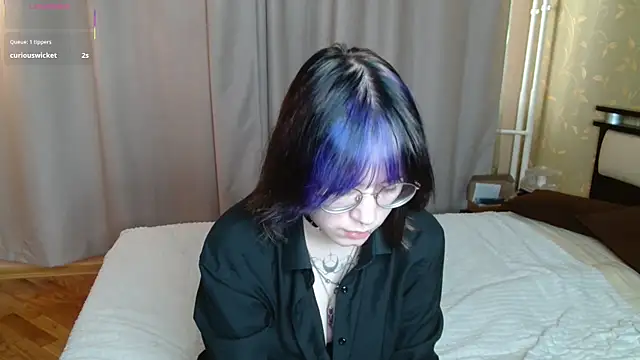Snapshot of KellePourier chatting on 07.15.26 KellePourier online show from 07.15.26