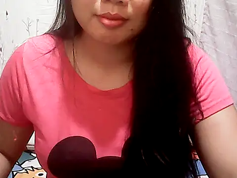 Snapshot of MahusaynaPiinay chatting on 05.05.26 MahusaynaPiinay online show from 05.05.26