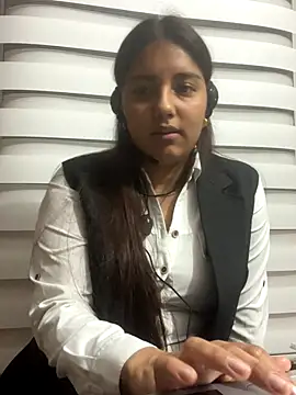 Au-rora online show from 11.30.25