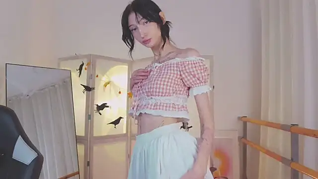 Snapshot of X_xxrayna chatting on 10.30.25 X xxrayna online show from 10.30.25