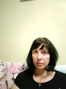 Snapshot of Viknika chatting on 10.26.25 Viknika online show from 10.26.25