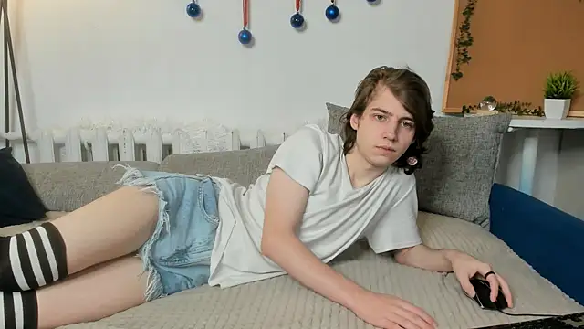 Snapshot of AvenGlow chatting on 01.06.26 AvenGlow online show from 01.06.26