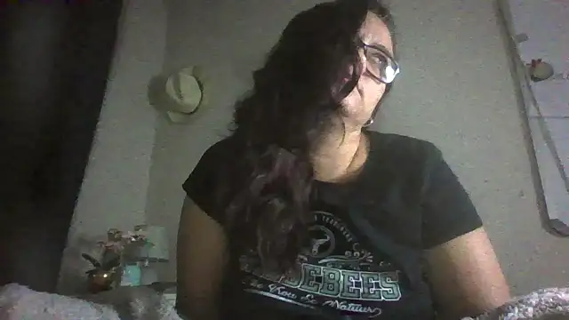 Snapshot of lilMissMarli chatting on 04.14.26 lilMissMarli online show from 04.14.26