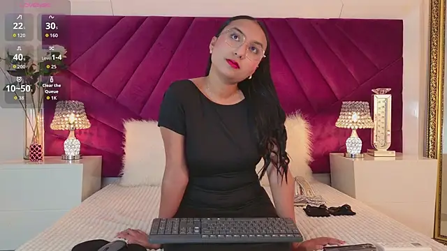 MiahDiRose online show from 10.30.25