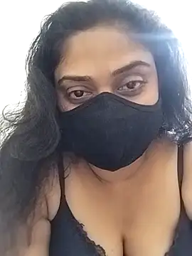 girl999 online show from 10.31.25