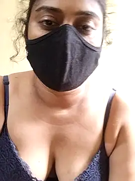 girl999 online show from 11.02.25