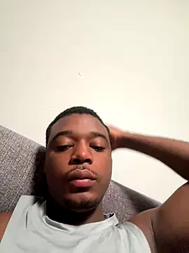 Snapshot of negrinho5 chatting on 10.28.25 negrinho5 online show from 10.28.25