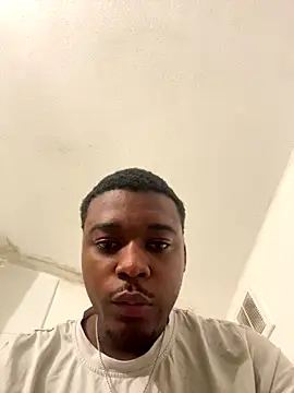 Snapshot of negrinho5 chatting on 10.29.25 negrinho5 online show from 10.29.25