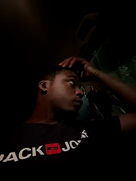 Snapshot of negrinho5 chatting on 11.03.25 negrinho5 online show from 11.03.25