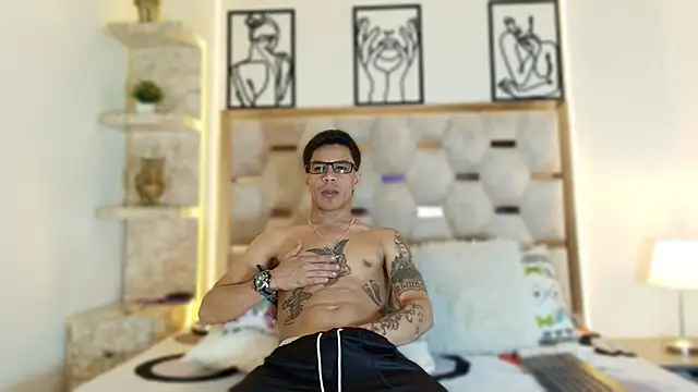 Andrew Haalls online show from 11.30.25