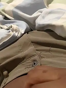 Snapshot of bigbuufuu chatting on 10.26.25 bigbuufuu online show from 10.26.25