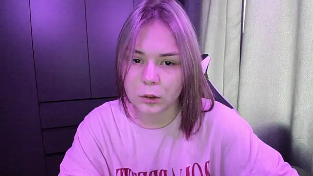 sophia lix online show from 12.03.25