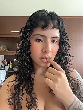 SugarTroubl33 online show from 04.06.26