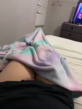 Snapshot of celeste103129 chatting on 10.29.25 celeste103129 online show from 10.29.25