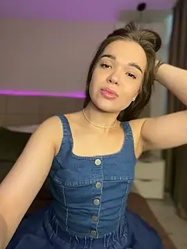 Snapshot of BabyShy- chatting on 05.12.26 BabyShy- online show from 05.12.26