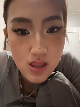 Snapshot of AlishaCheng chatting on 03.19.26 AlishaCheng online show from 03.19.26