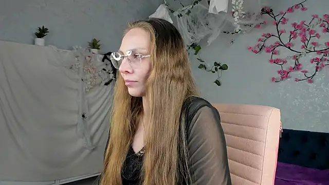 Olga Cat online show from 10.28.25