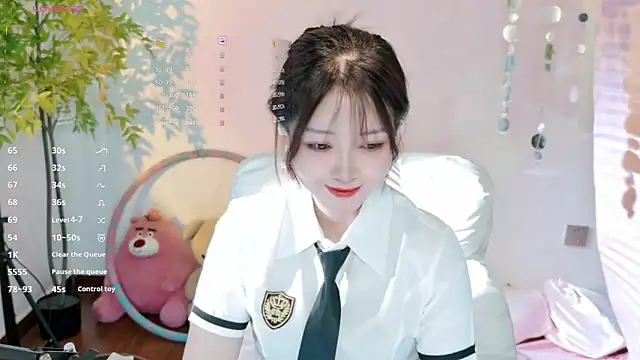 Snapshot of Yiluo95 chatting on 05.26.26 Yiluo95 online show from 05.26.26