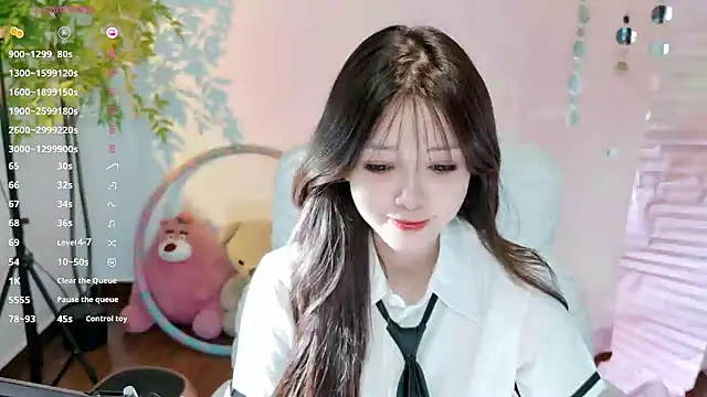 Snapshot of Yiluo95 chatting on 05.28.26 Yiluo95 online show from 05.28.26