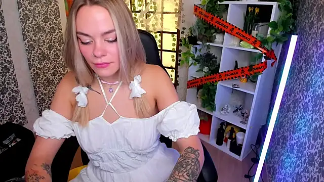 Isabella Lure online show from 11.08.25