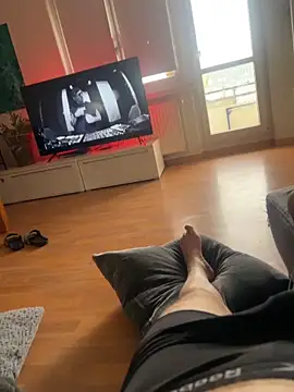 Snapshot of edgarmachtsderbe chatting on 10.28.25 edgarmachtsderbe online show from 10.28.25