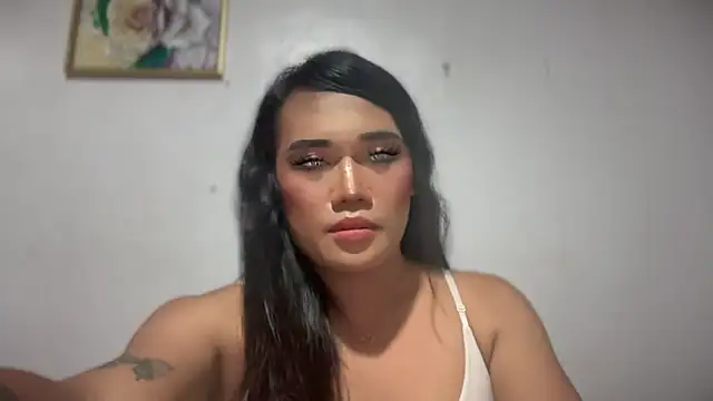 Snapshot of untouchable_mia chatting on 10.30.25 untouchable mia online show from 10.30.25