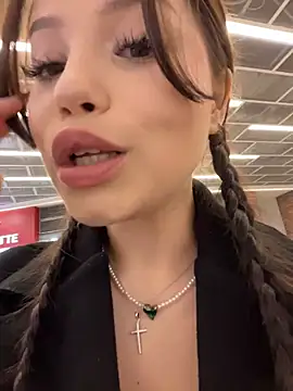 Kissy Moon online show from 11.09.25