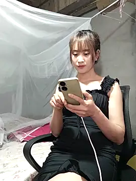Snapshot of Em_xinh01 chatting on 04.19.26 Em xinh01 online show from 04.19.26