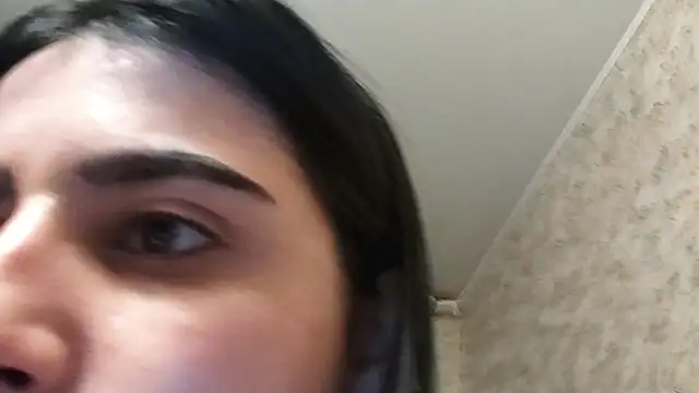 Snapshot of Lina_rix chatting on 10.29.25 Lina rix online show from 10.29.25