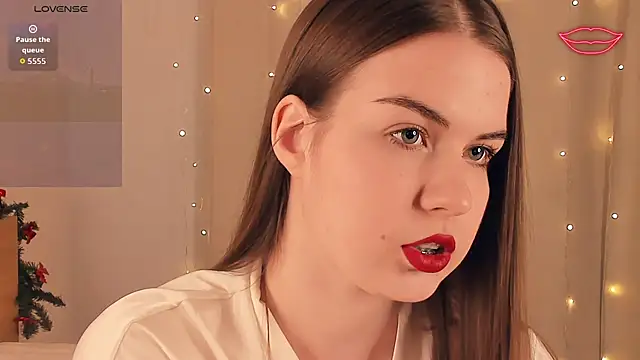 Snapshot of LoreeScialdone chatting on 01.08.26 LoreeScialdone online show from 01.08.26